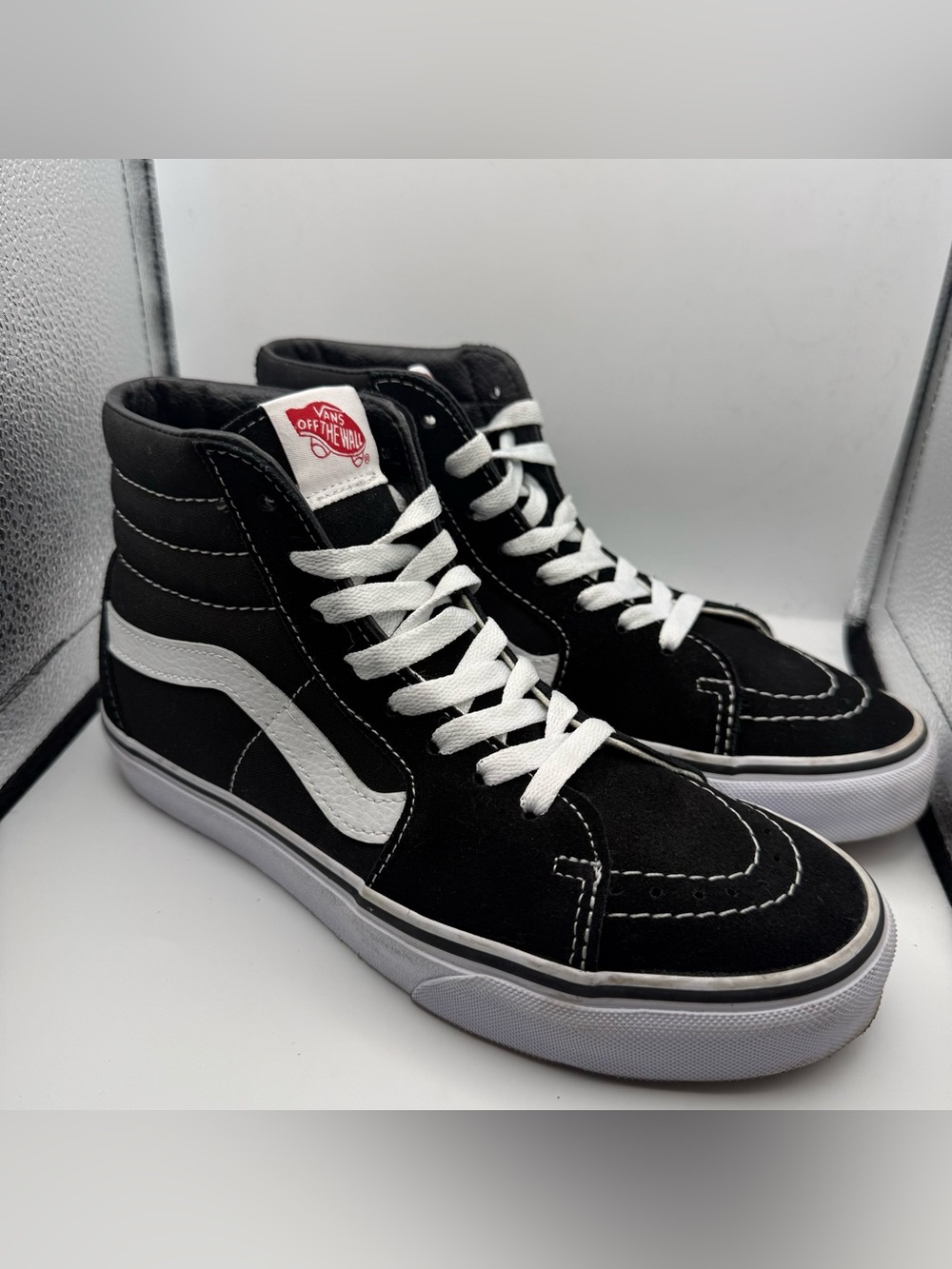 Vans Sk8-Hi High Top Sneakers in Black/White Womens size US8/Mens size US6.5